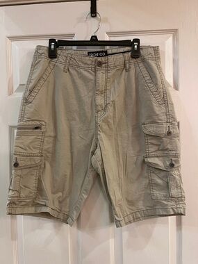 Iron Co. Men's Beige Cargo Shorts - Lightweight Utility Style